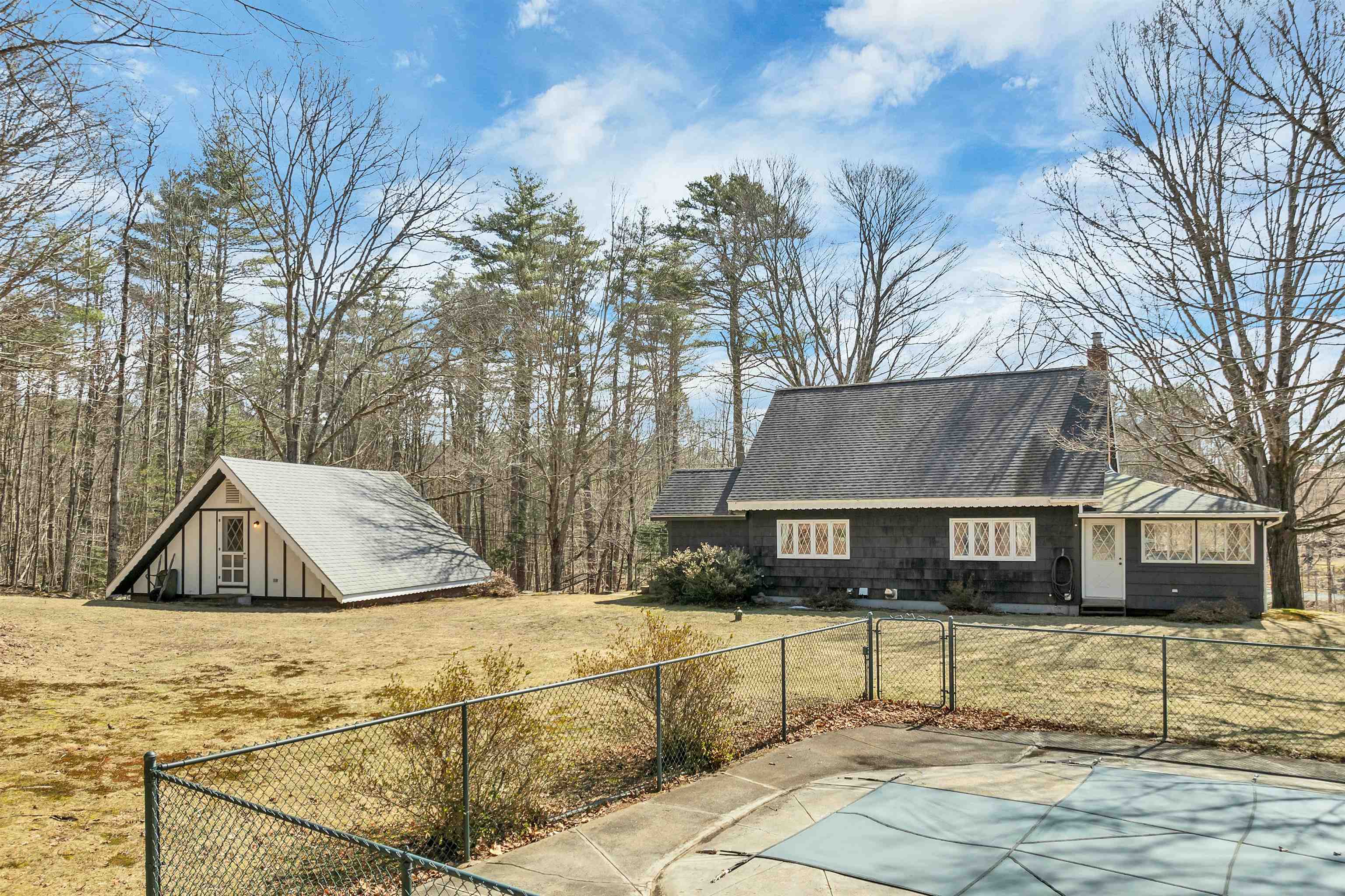 Franklin, New Hampshire 03235, United States, 2 Bedrooms Bedrooms, ,2 BathroomsBathrooms,Residential,Pending,104242