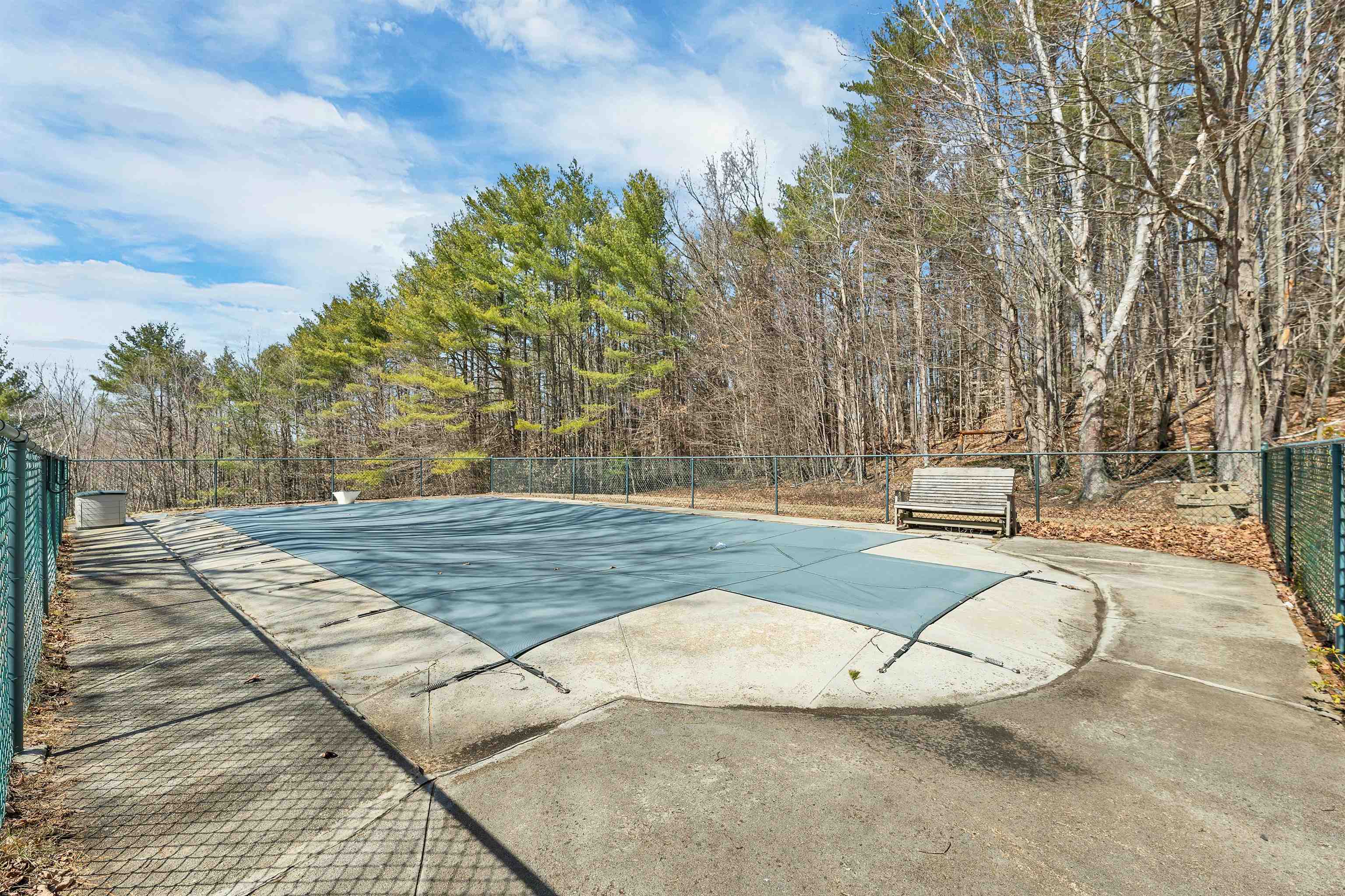 Franklin, New Hampshire 03235, United States, 2 Bedrooms Bedrooms, ,2 BathroomsBathrooms,Residential,Pending,104242