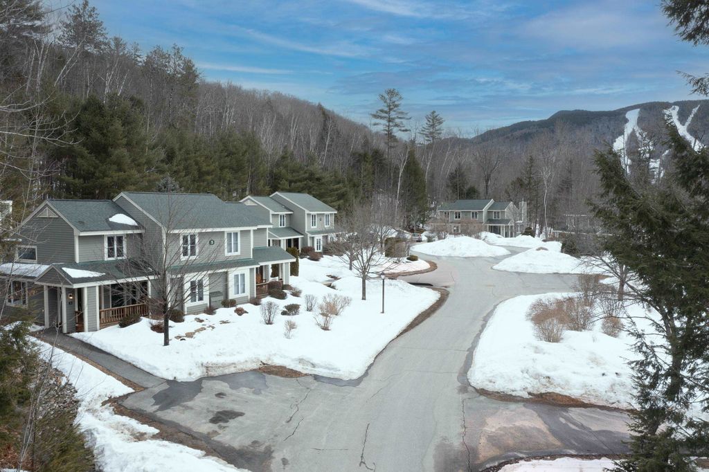Photo of 5 Hillside Circle #1, Lincoln, NH 03251 (MLS # 5079148)