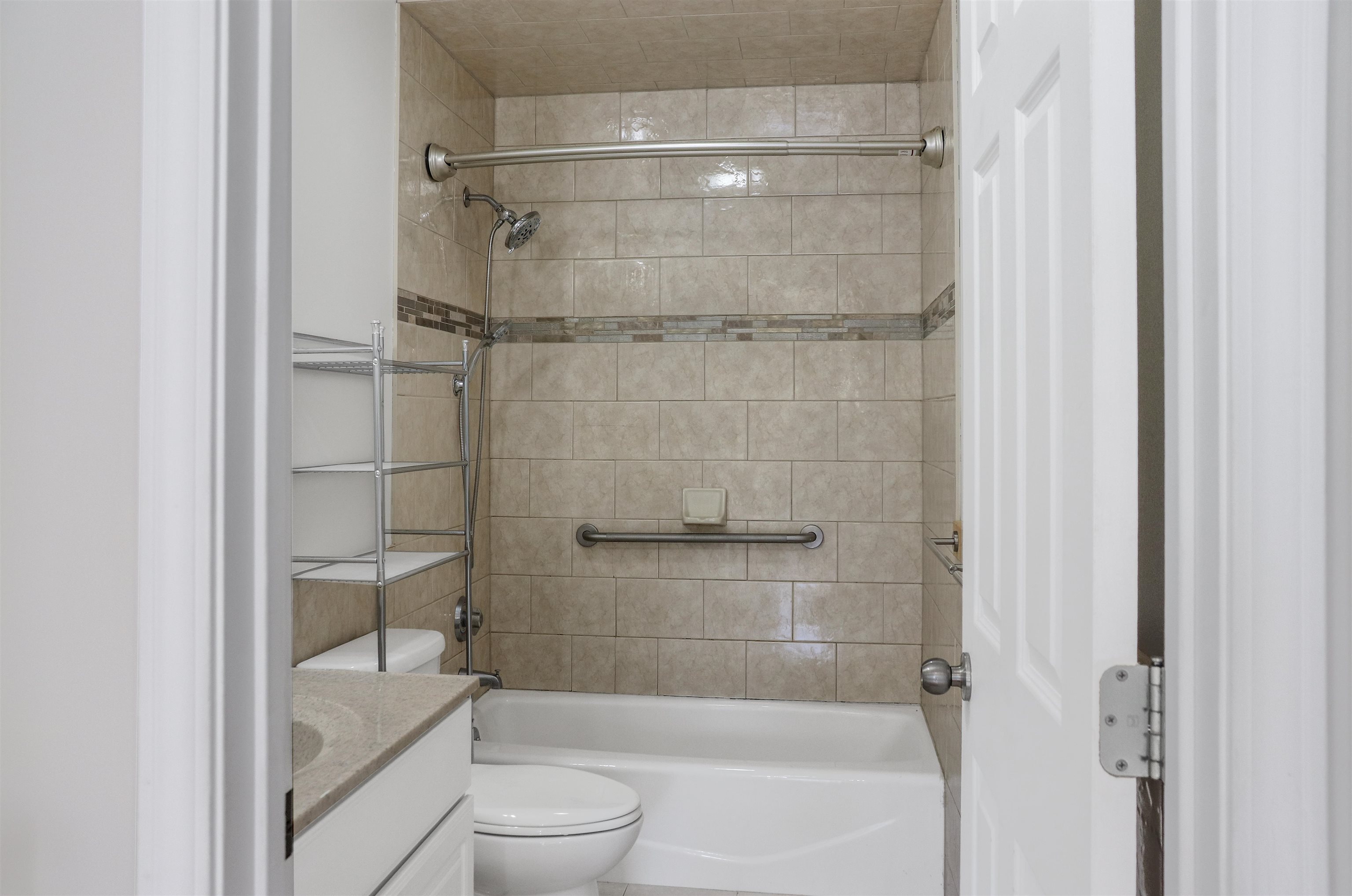 Middleton, New Hampshire 03887, United States, 2 Bedrooms Bedrooms, ,1 BathroomBathrooms,Residential,Active,191