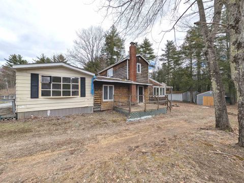 Photo of 10 Darren Drive, Raymond, NH 03077 (MLS # 5081937)