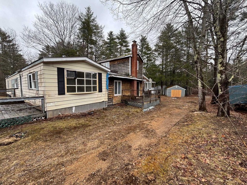 Photo of 10 Darren Drive, Raymond, NH 03077 (MLS # 5081937)