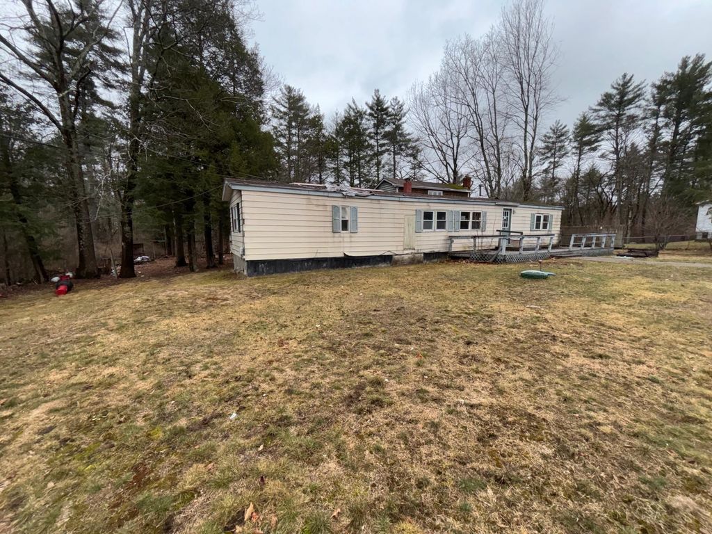 Photo of 10 Darren Drive, Raymond, NH 03077 (MLS # 5081937)