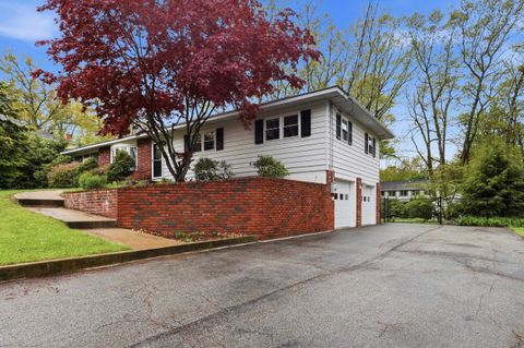 Photo of 34 Beverly Drive, Manchester, NH 03104 (MLS # 5089350)