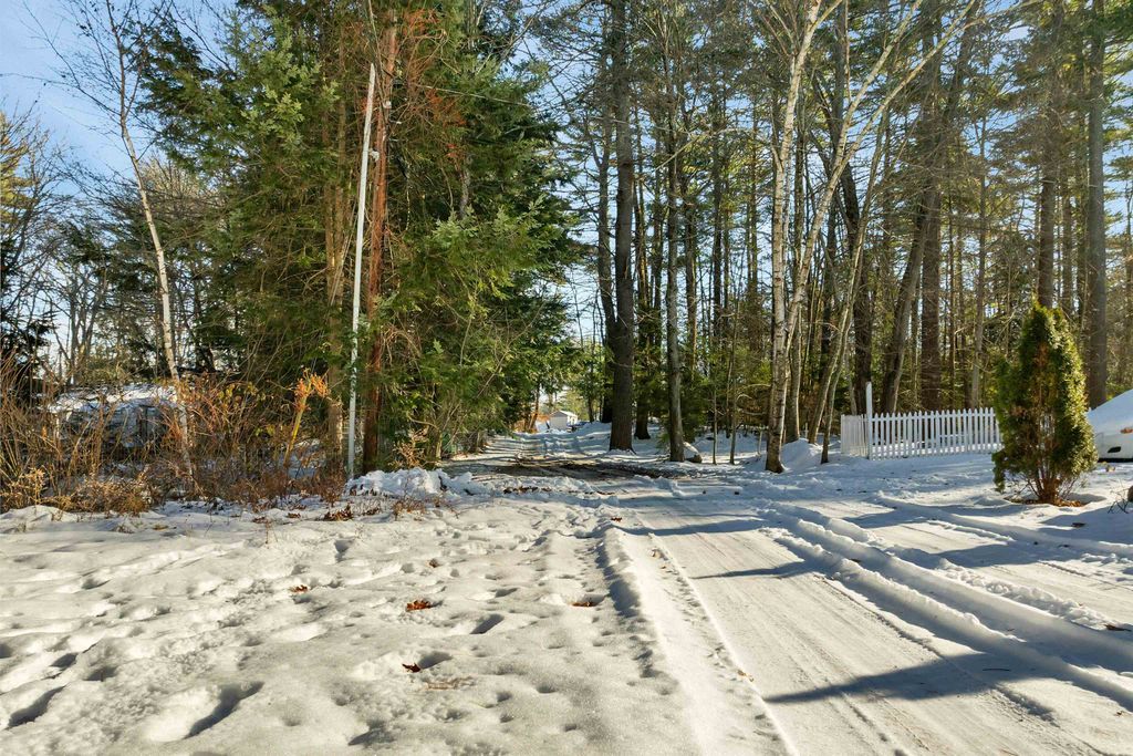 Photo of 26 Oak Street, Northwood, NH 03261 (MLS # 5072139)