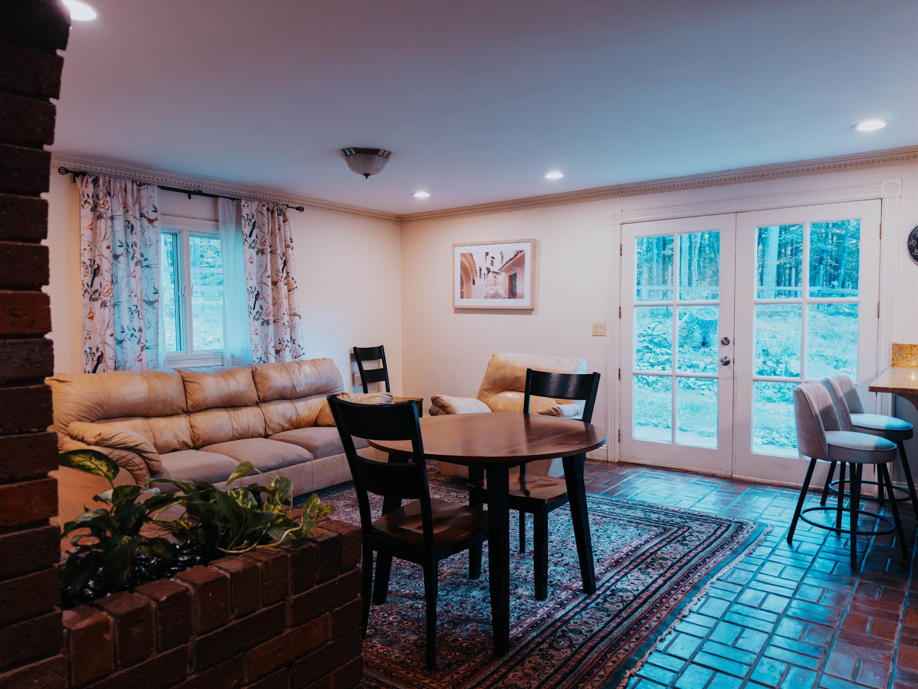 Bedford, New Hampshire 03110, United States, 3 Bedrooms Bedrooms, ,3 BathroomsBathrooms,Residential,Active,220686