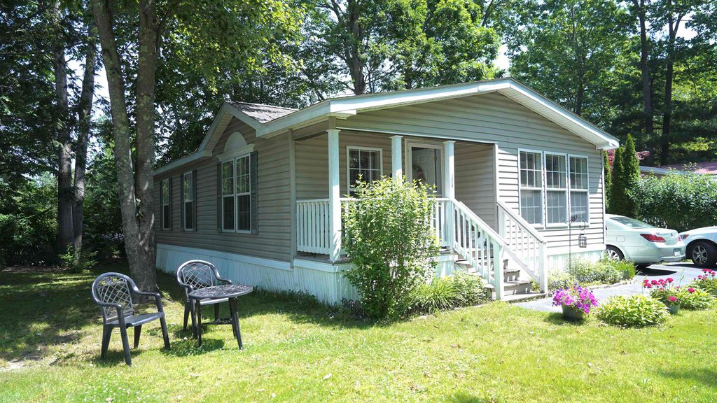 Photo of 132 Robin Hood Drive, Exeter, NH 03833 (MLS # 5082950)