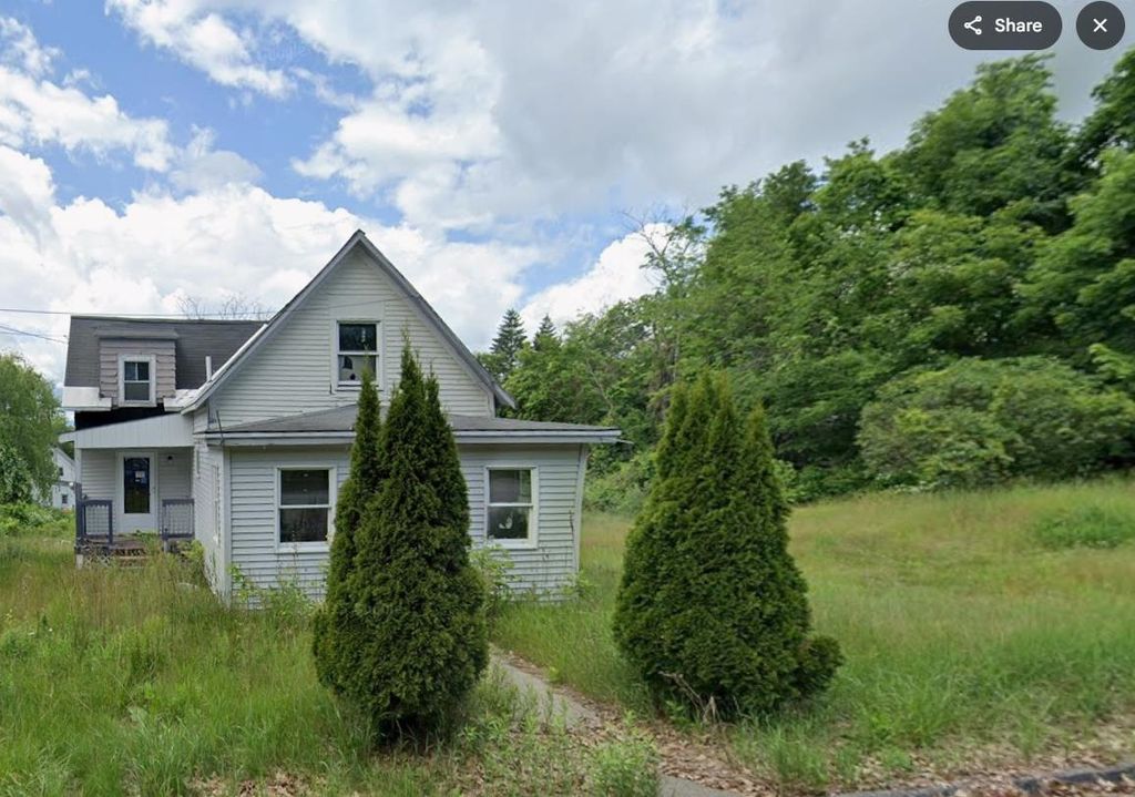 Photo of 72 Chestnut Street, Franklin, NH 03235 (MLS # 5085893)