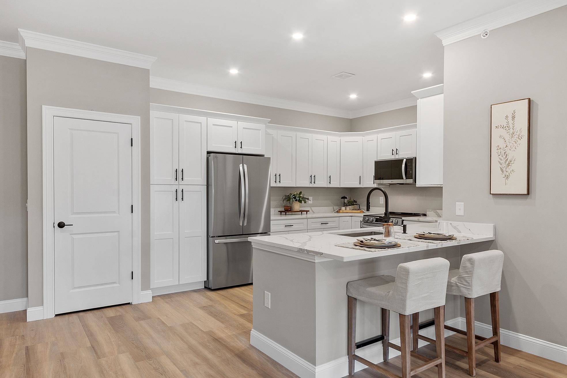 10100 S Willow Street 303