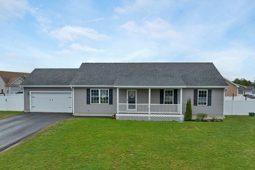 Photo of 77 Rolling Hills Drive, Tilton, NH 03276 (MLS # 5089001)