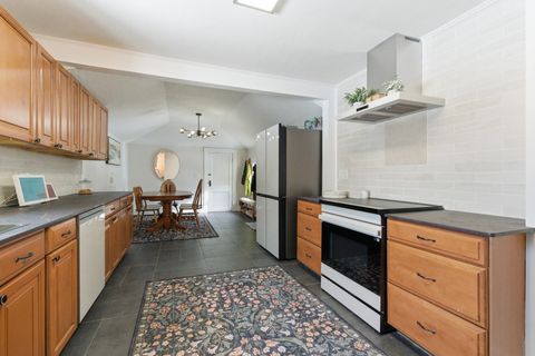 127 Belvidere Street Laconia NH 03246