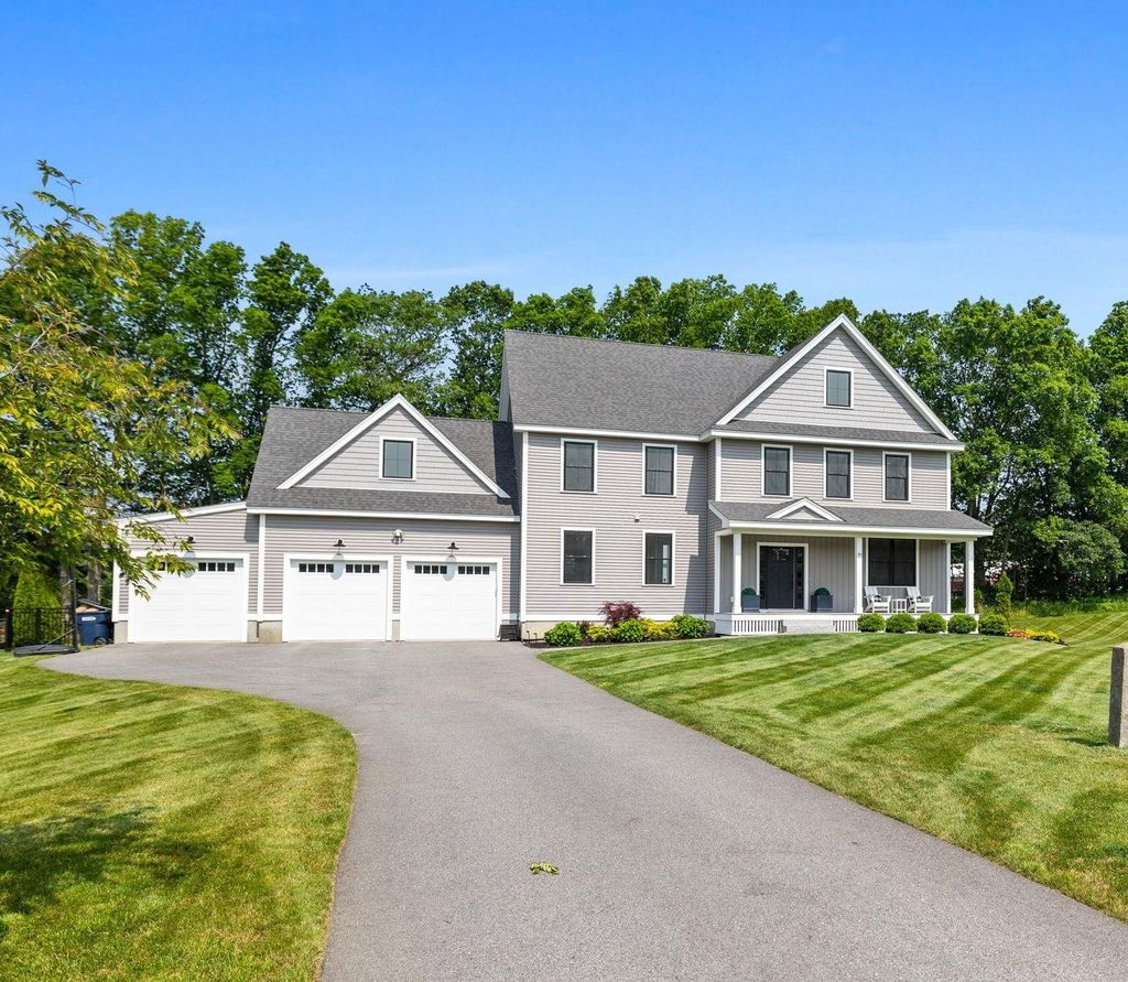 Photo of 18 Treat Farm Road, Stratham, NH 03885 (MLS # 5065164)