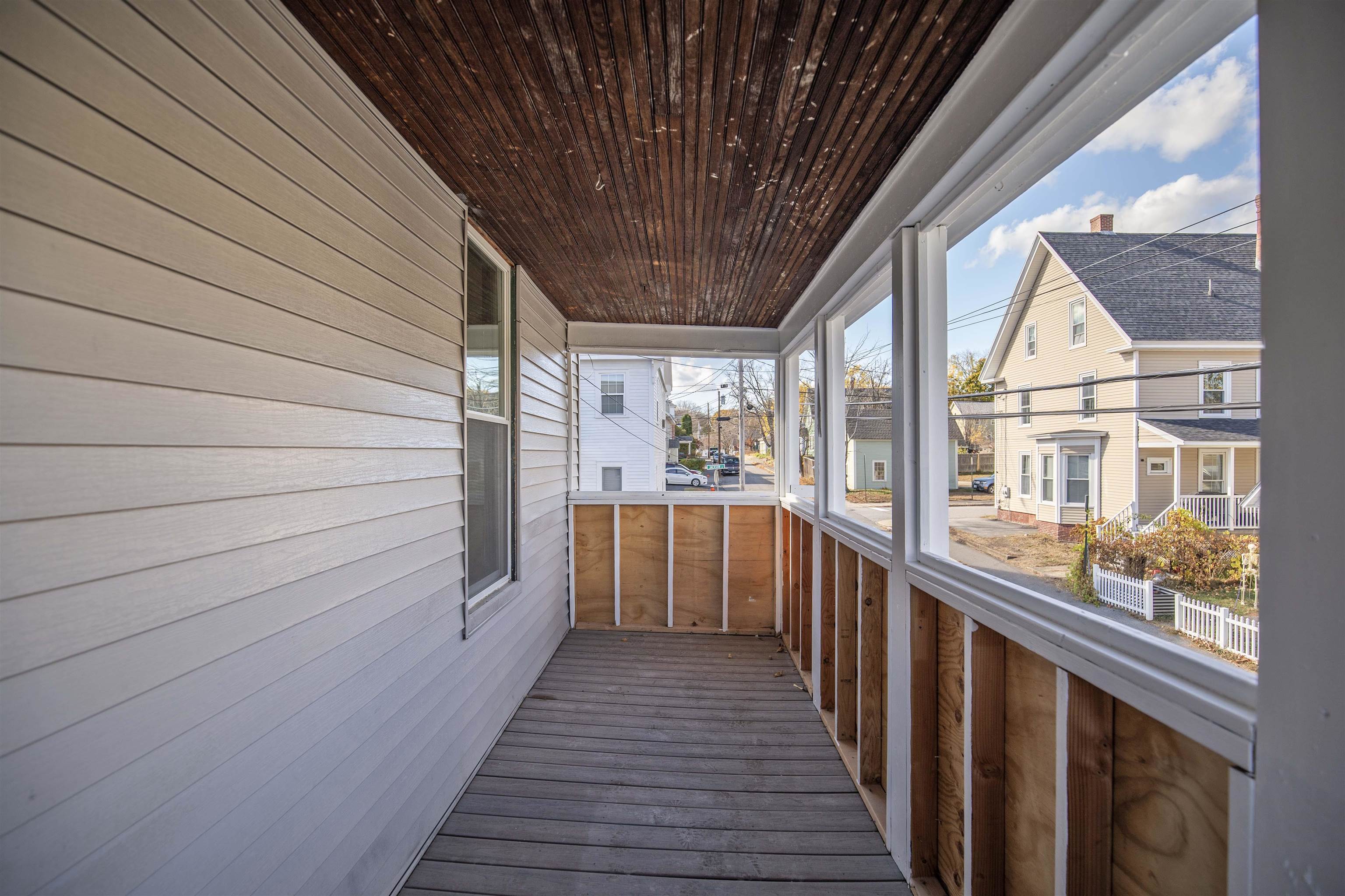 Concord, New Hampshire 03301, United States, 4 Bedrooms Bedrooms, ,2 BathroomsBathrooms,Residential,Pending,34738