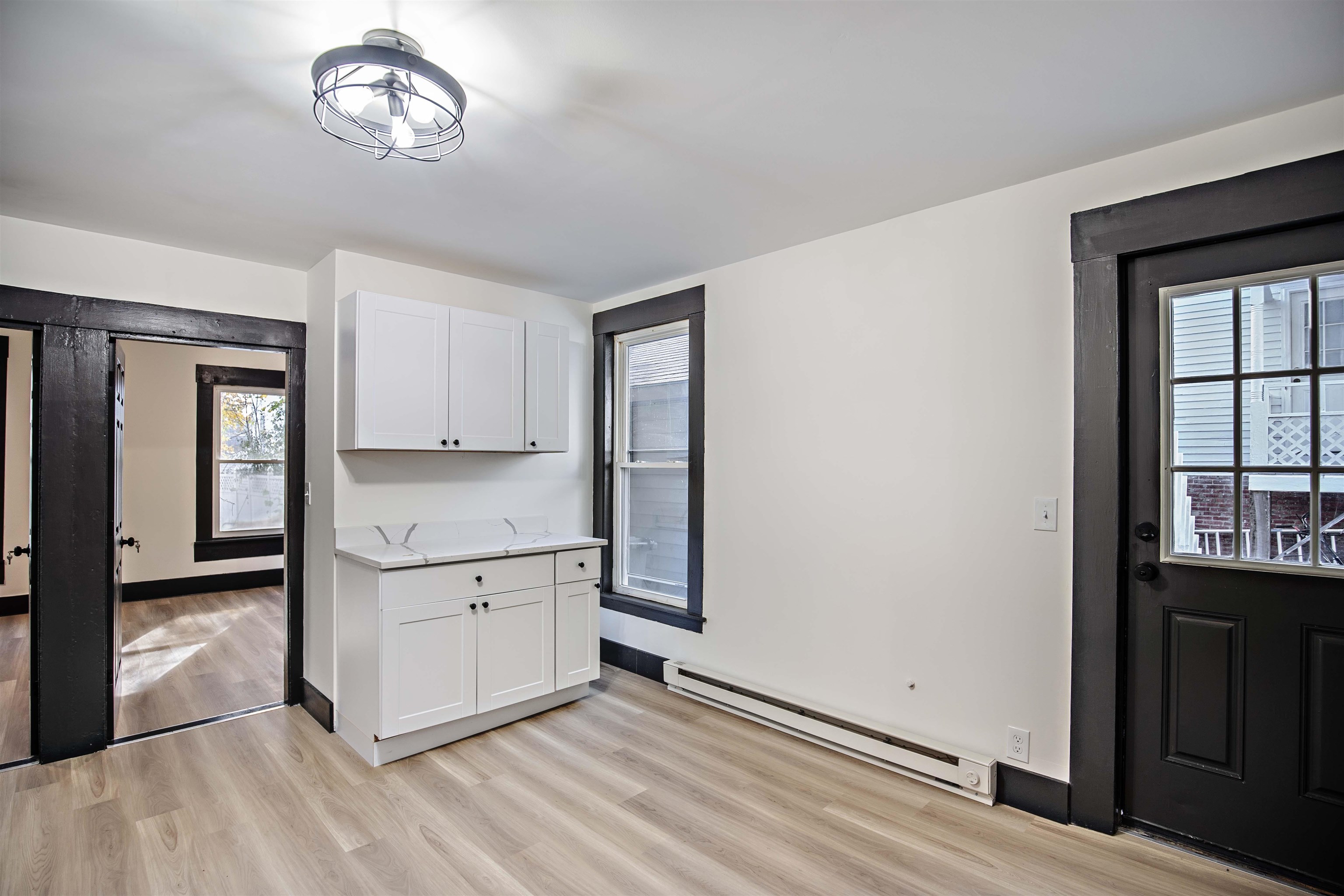 Concord, New Hampshire 03301, United States, 4 Bedrooms Bedrooms, ,2 BathroomsBathrooms,Residential,Pending,34738