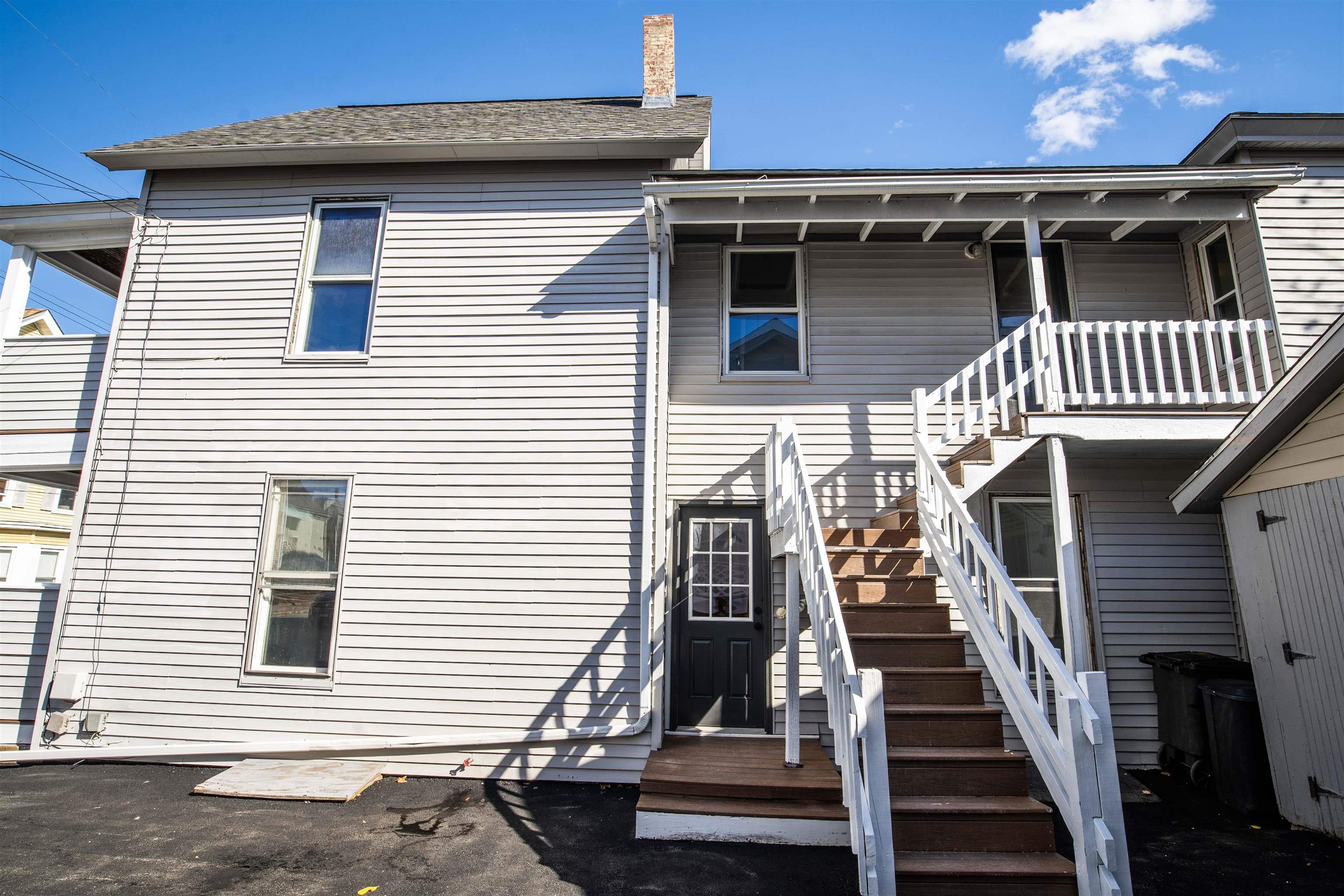 Concord, New Hampshire 03301, United States, 4 Bedrooms Bedrooms, ,2 BathroomsBathrooms,Residential,Pending,34738