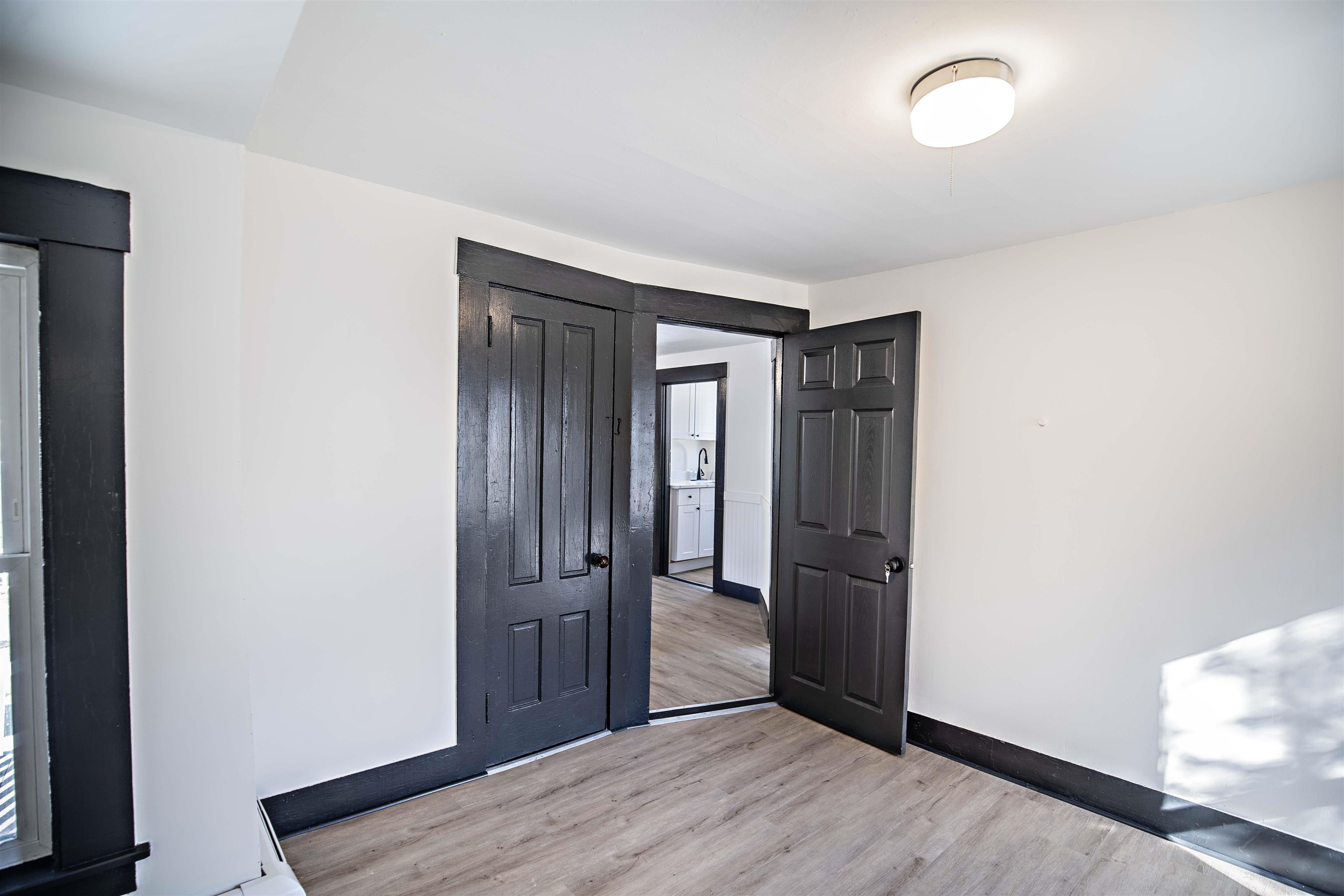 Concord, New Hampshire 03301, United States, 4 Bedrooms Bedrooms, ,2 BathroomsBathrooms,Residential,Pending,34738