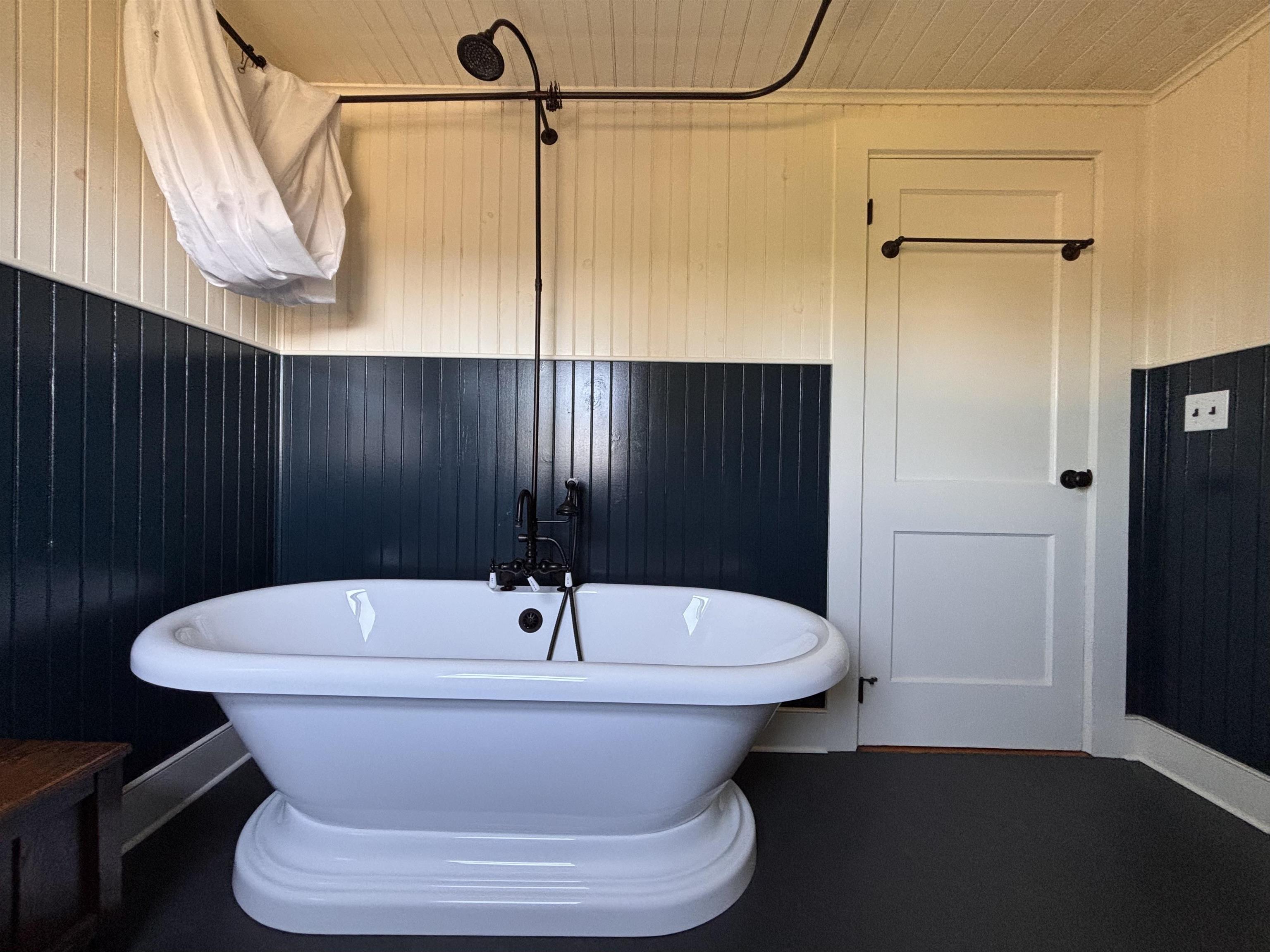 Addison, Vermont 05491, United States, 4 Bedrooms Bedrooms, ,1 BathroomBathrooms,Residential,Active,198744