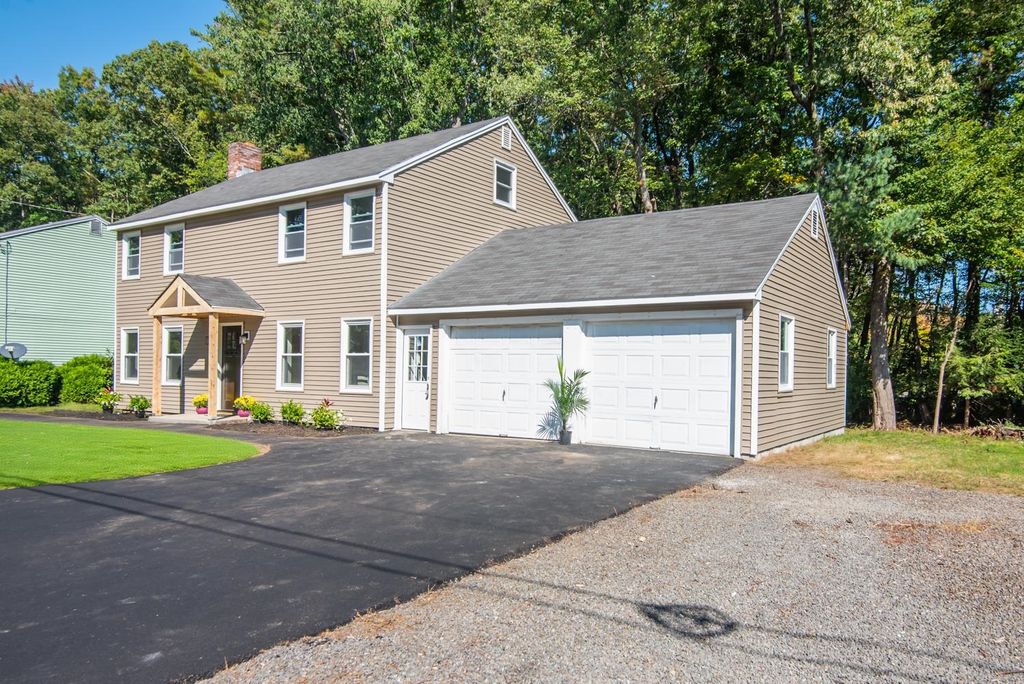 Photo of 11 Chatham Street, Nashua, NH 03063 (MLS # 5063509)