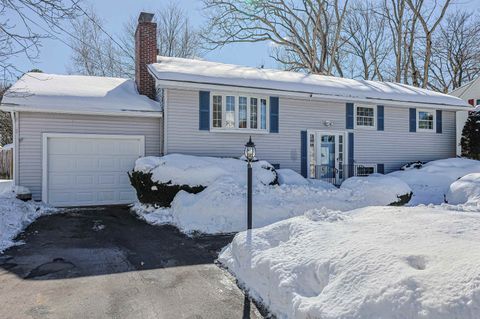 Photo of 141 Donahue Drive, Manchester, NH 03103 (MLS # 5076795)