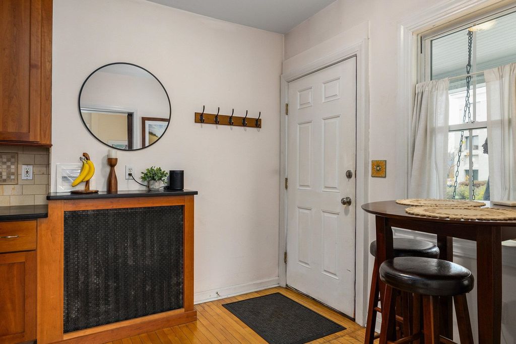 Photo of 490 Islington Street #1, Portsmouth, NH 03801 (MLS # 5068449)