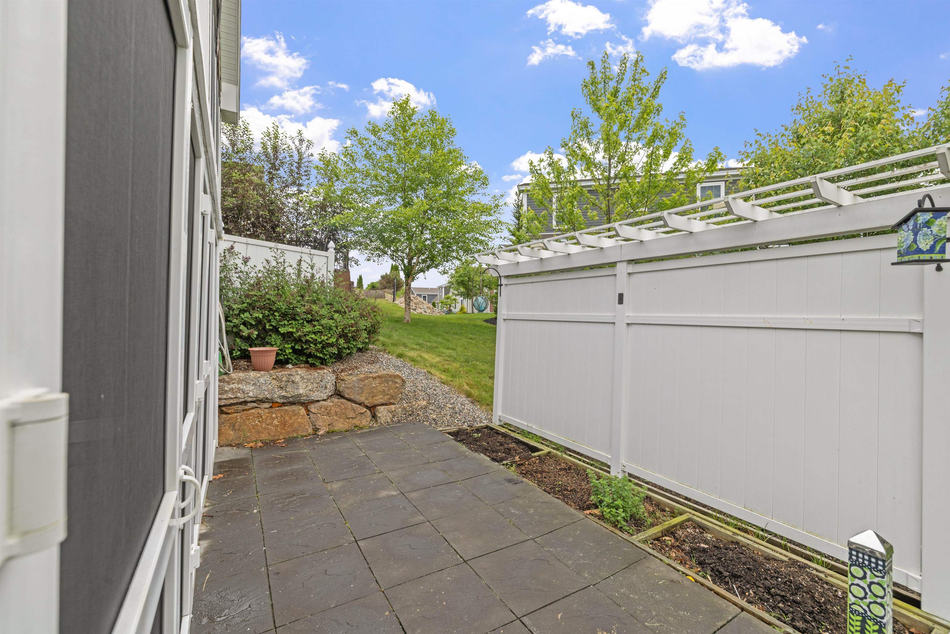 Laconia, New Hampshire 03246, United States, 2 Bedrooms Bedrooms, ,2 BathroomsBathrooms,Residential,Active,149392