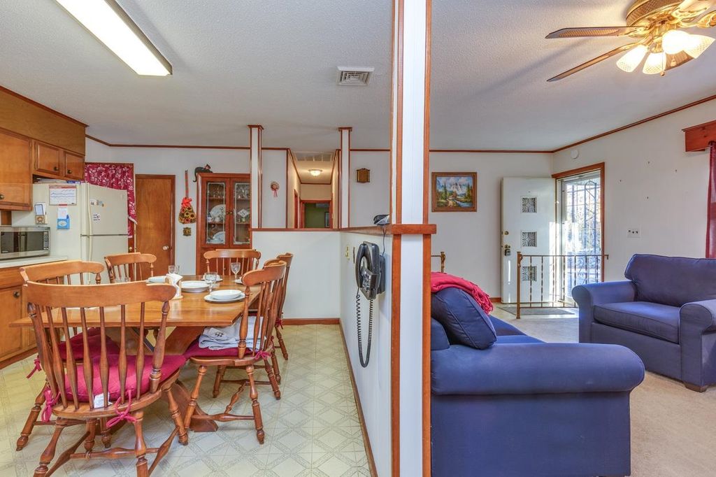 Photo of 10 Dutton Road, Pelham, NH 03076 (MLS # 5066973)