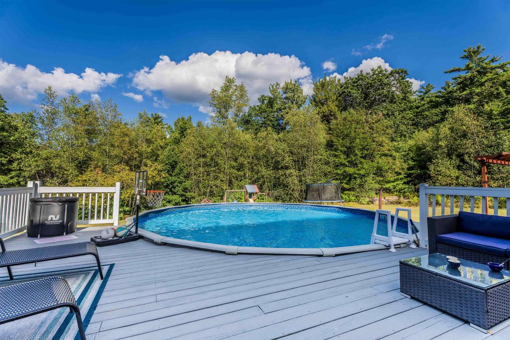 Photo of 212 Deerfield Road, Allenstown, NH 03275 (MLS # 5059560)