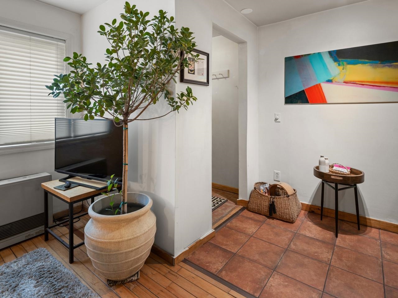 337 College Street 6