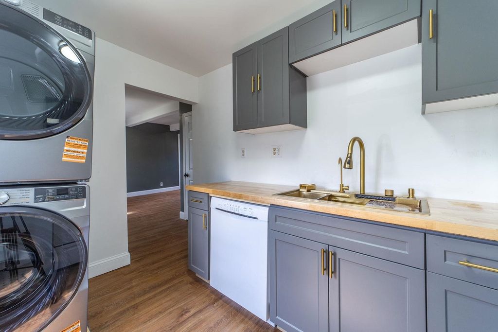 Photo of 14 Winter Street, Plymouth, NH 03264 (MLS # 5084361)