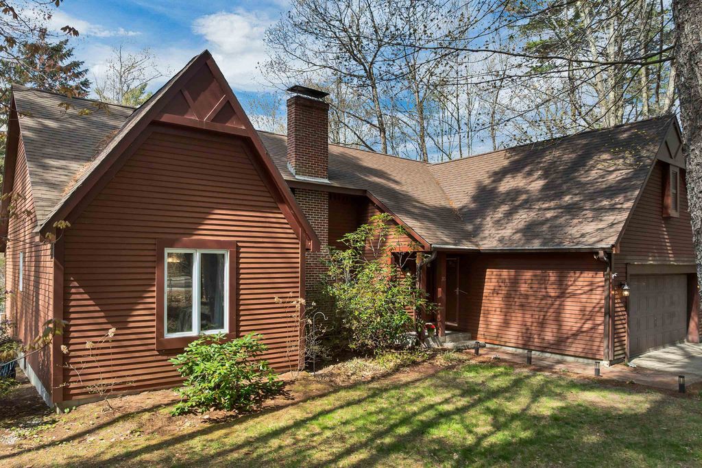 Photo of 35 Robin Acres Drive, Wolfeboro, NH 03894 (MLS # 5088015)