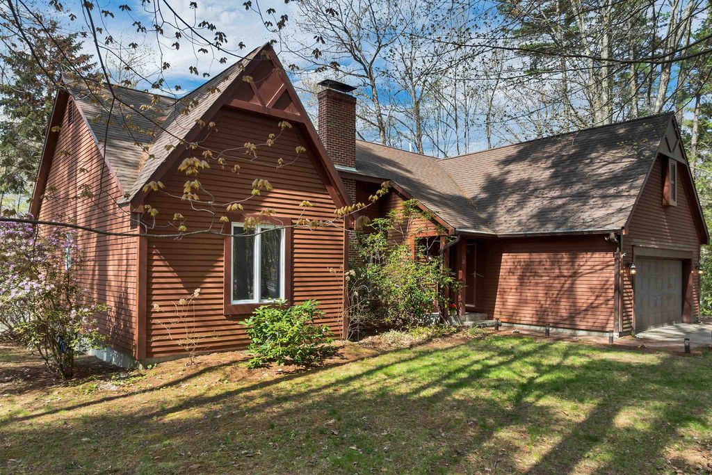 Photo of 35 Robin Acres Drive, Wolfeboro, NH 03894 (MLS # 5088015)