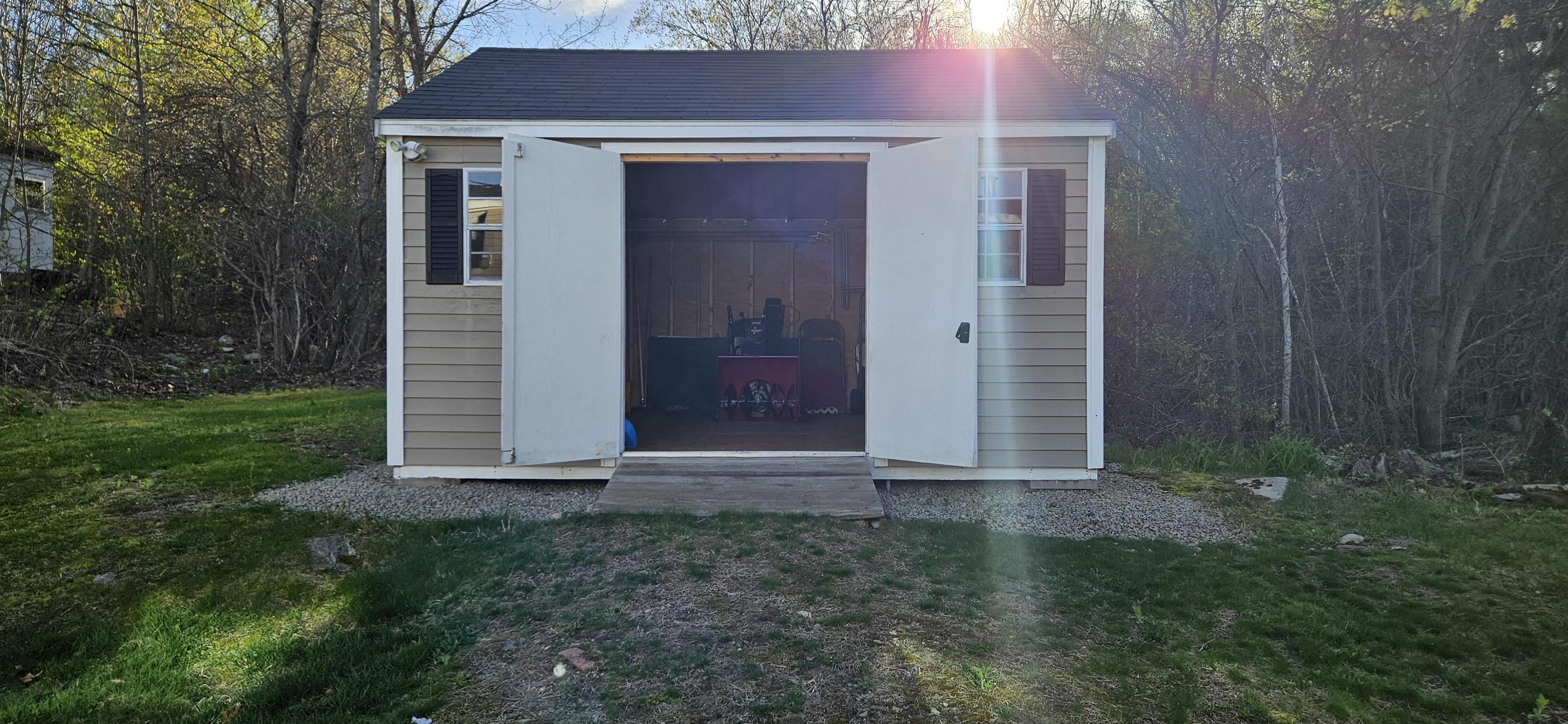 Hudson, New Hampshire 03051, United States, 2 Bedrooms Bedrooms, ,2 BathroomsBathrooms,Residential,Pending,121064