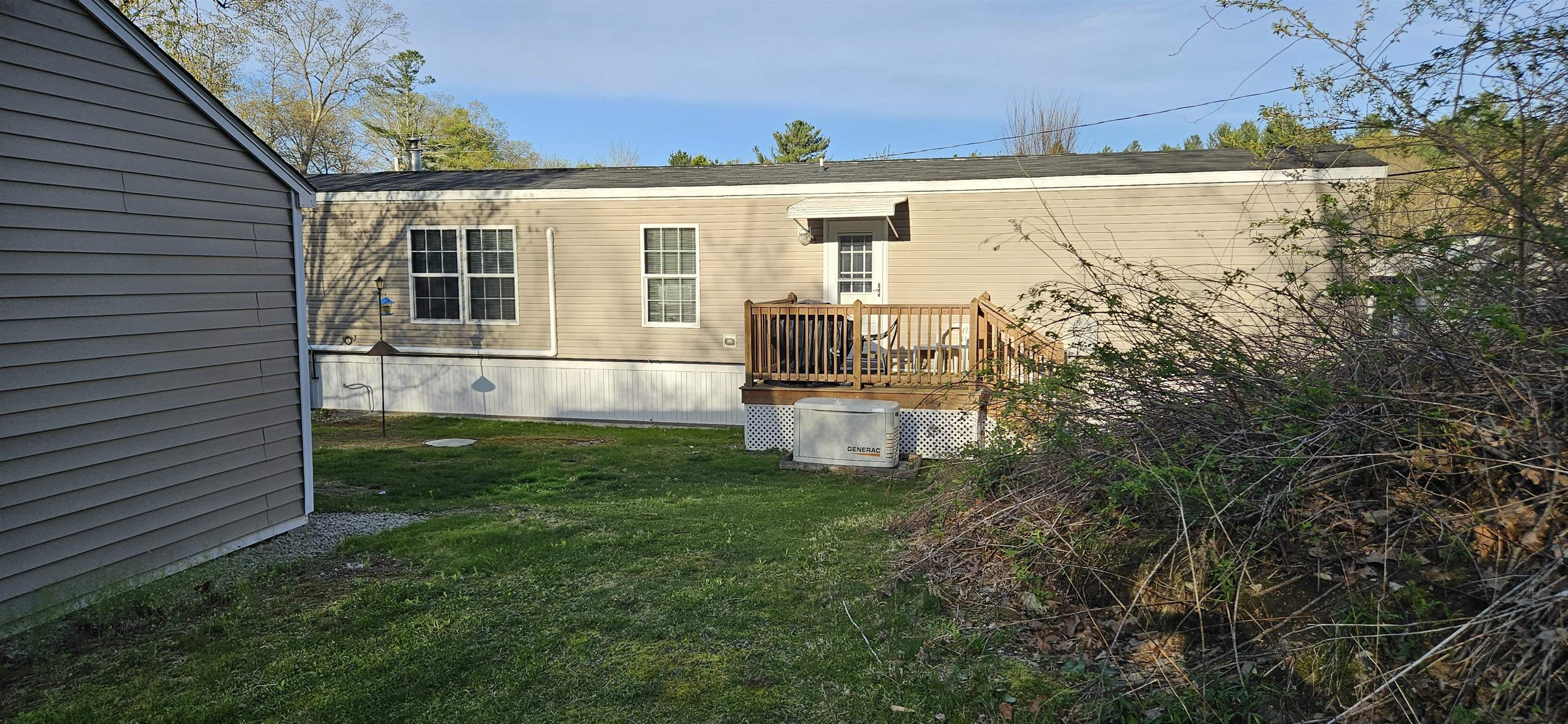 Hudson, New Hampshire 03051, United States, 2 Bedrooms Bedrooms, ,2 BathroomsBathrooms,Residential,Pending,121064