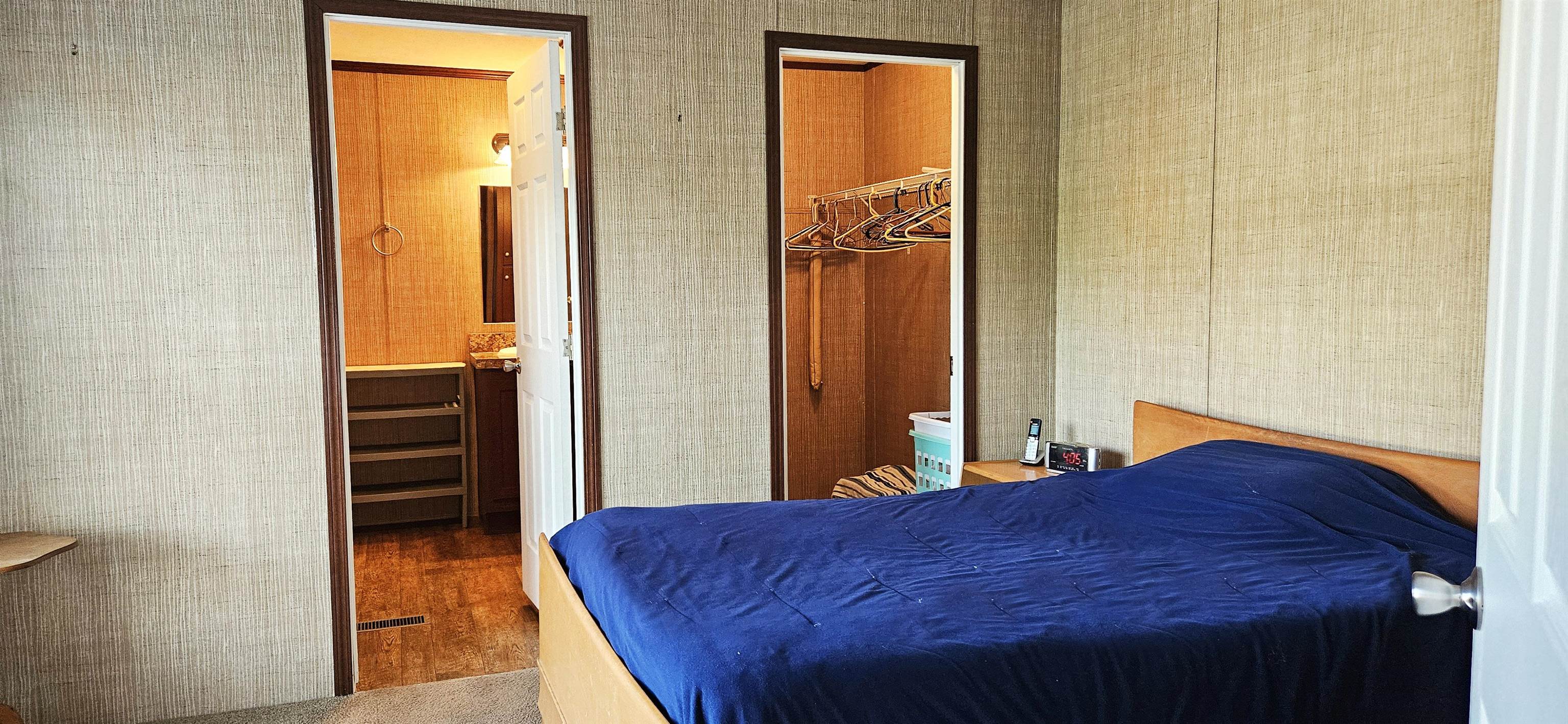 Hudson, New Hampshire 03051, United States, 2 Bedrooms Bedrooms, ,2 BathroomsBathrooms,Residential,Pending,121064