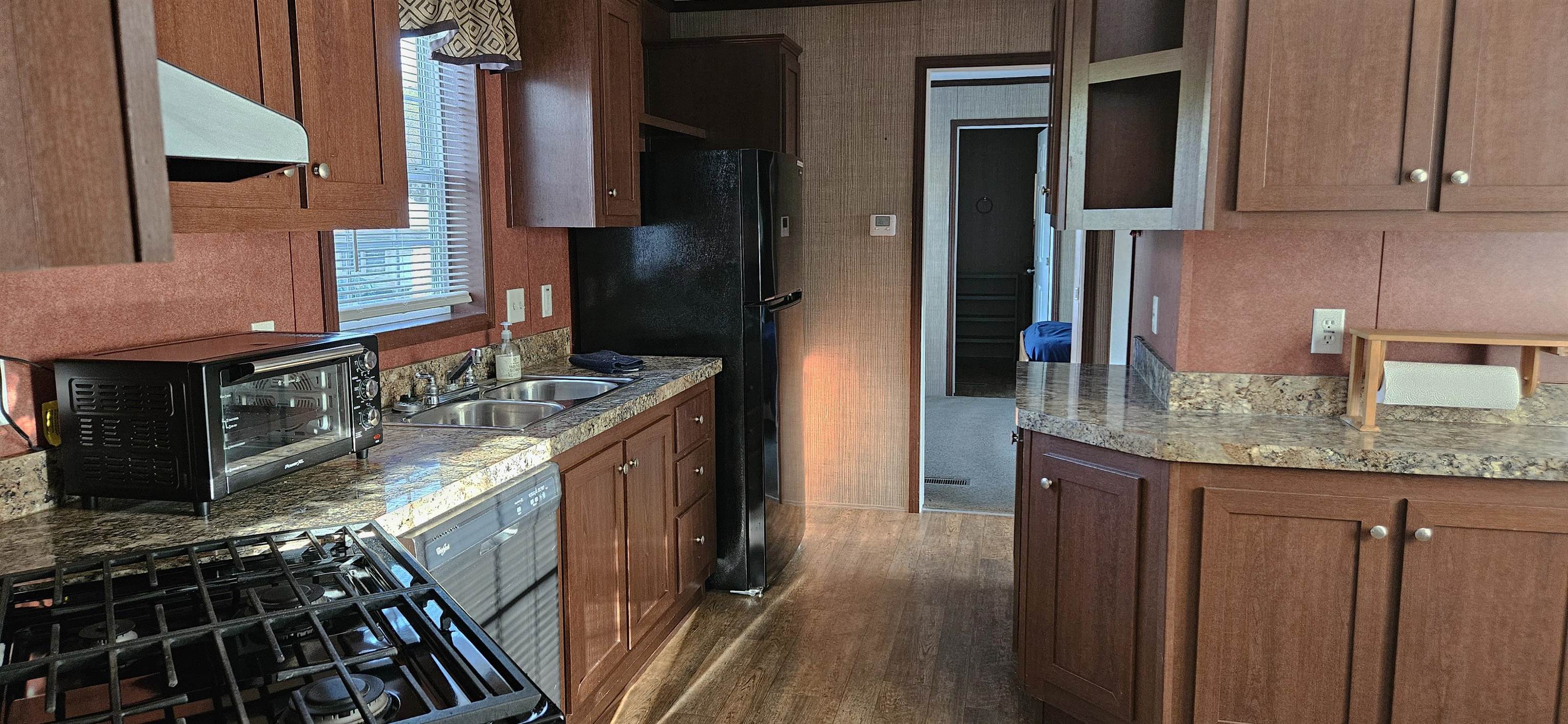 Hudson, New Hampshire 03051, United States, 2 Bedrooms Bedrooms, ,2 BathroomsBathrooms,Residential,Pending,121064