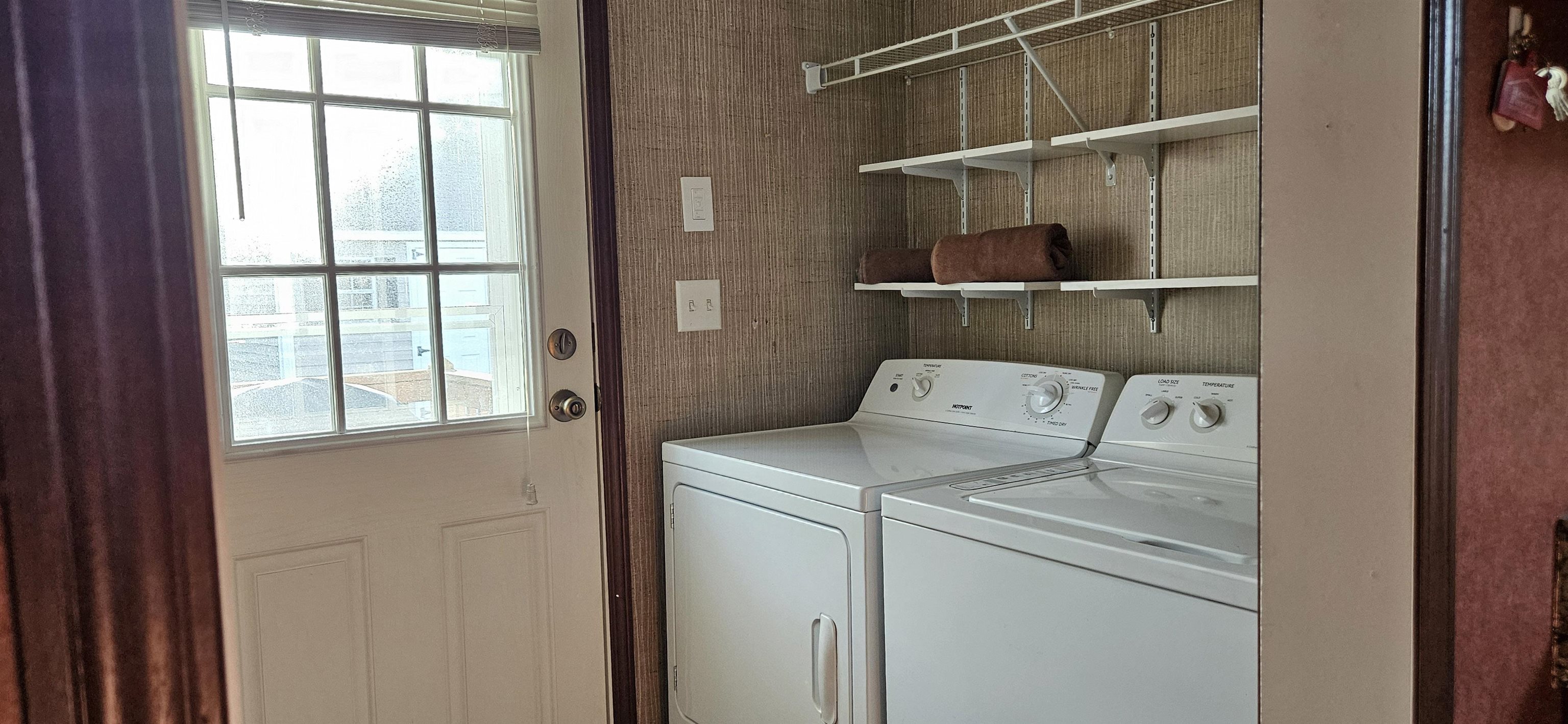 Hudson, New Hampshire 03051, United States, 2 Bedrooms Bedrooms, ,2 BathroomsBathrooms,Residential,Pending,121064