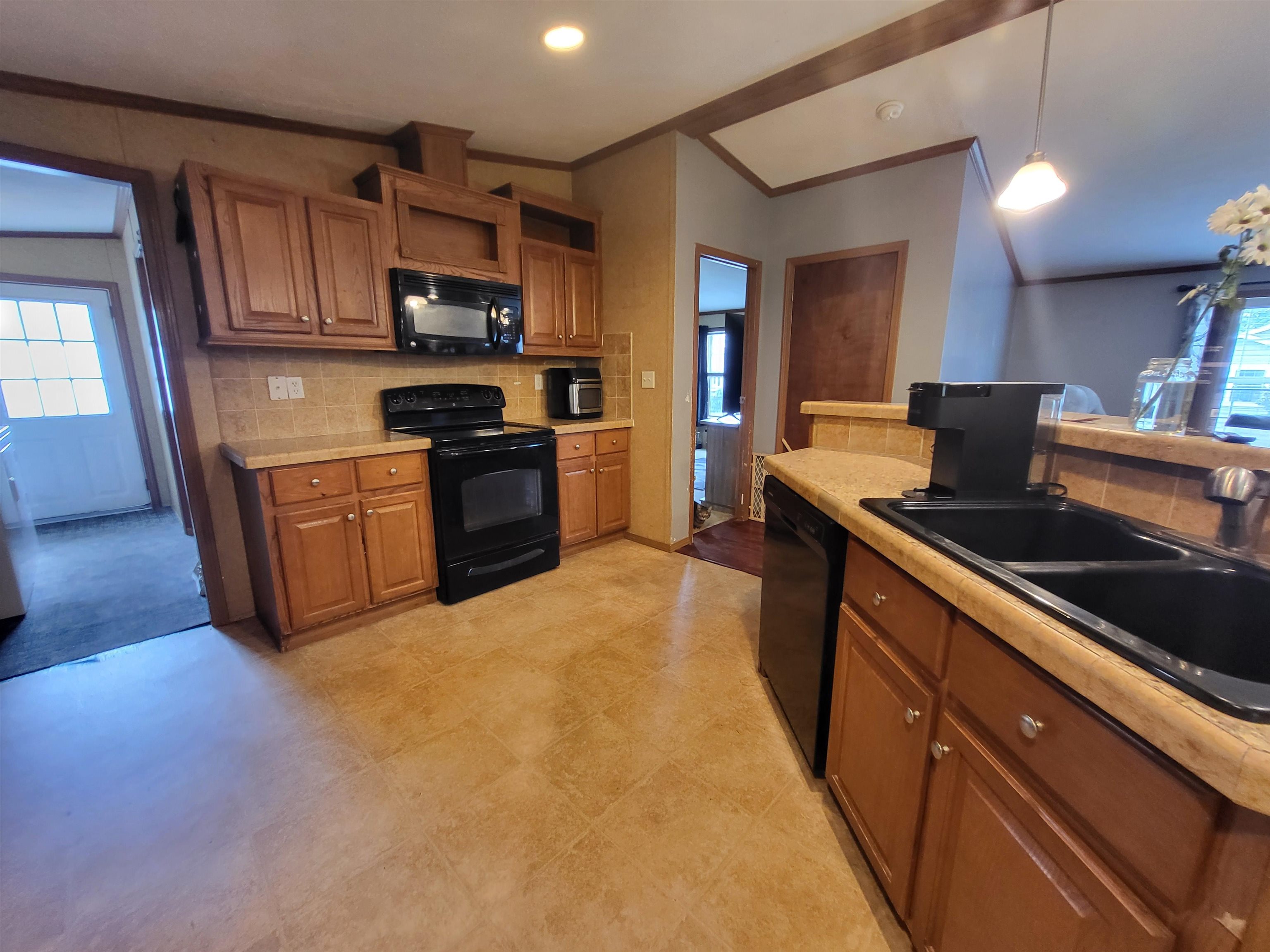 Barre Town, Vermont 05641, United States, 3 Bedrooms Bedrooms, ,2 BathroomsBathrooms,Residential,Active,143769