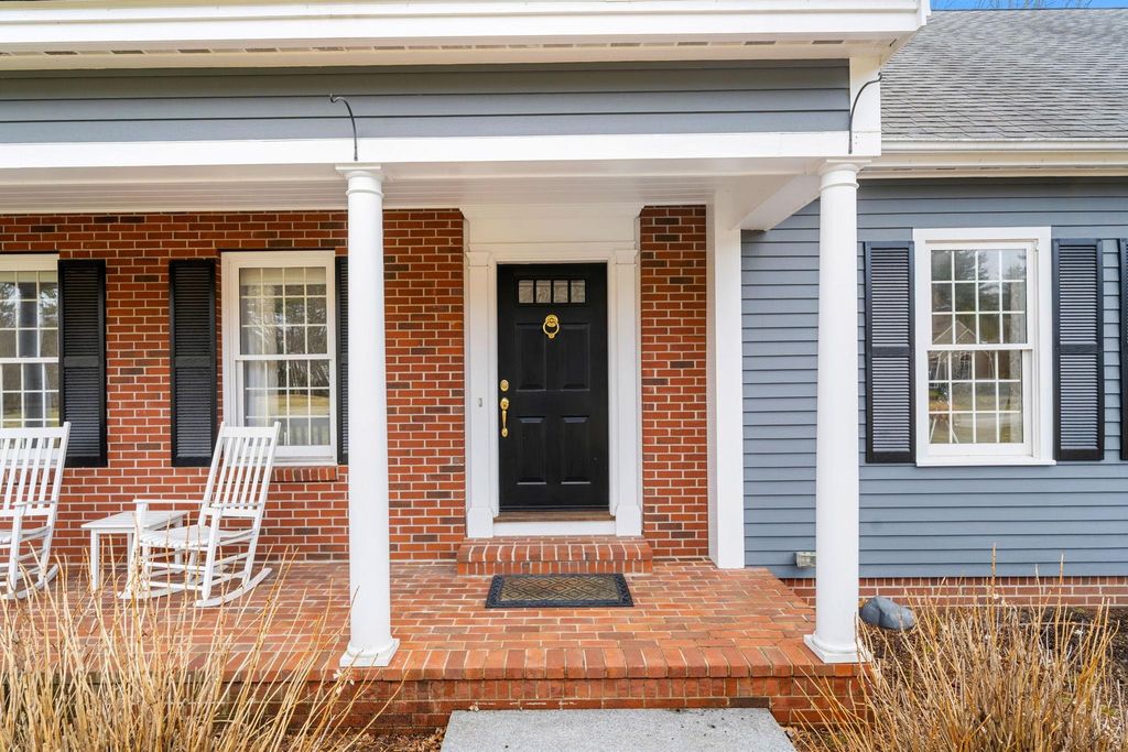 Photo of 15 Wright Acres Road, Bedford, NH 03110 (MLS # 5081890)