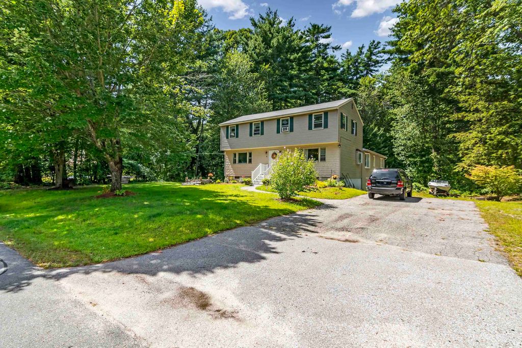 Photo of 4 Therriault Avenue, Salem, NH 03079 (MLS # 5057557)
