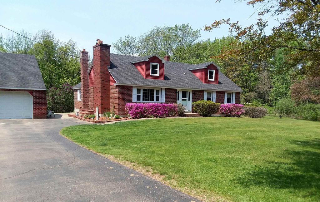 Photo of 421 Pleasant Street, Franklin, NH 03235 (MLS # 5087764)