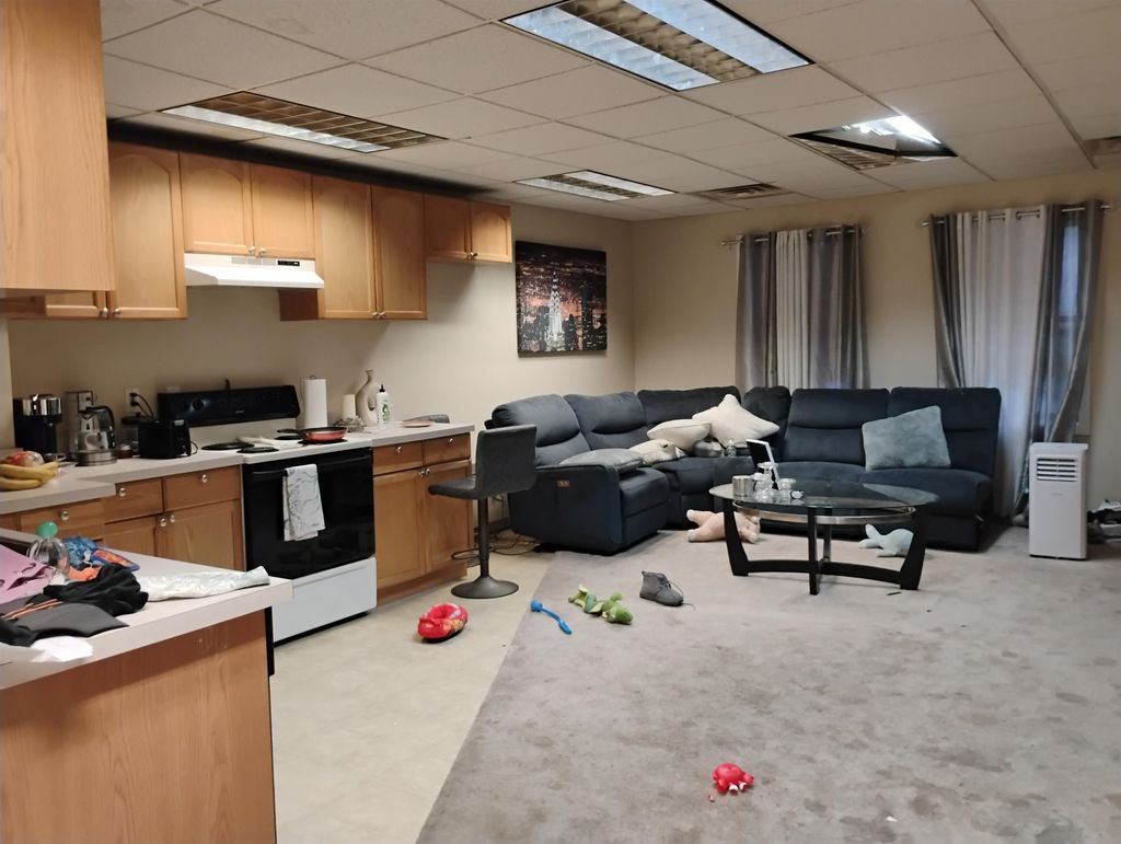 Photo of 362 AMHERST Street, Manchester, NH 03104 (MLS # 5067363)