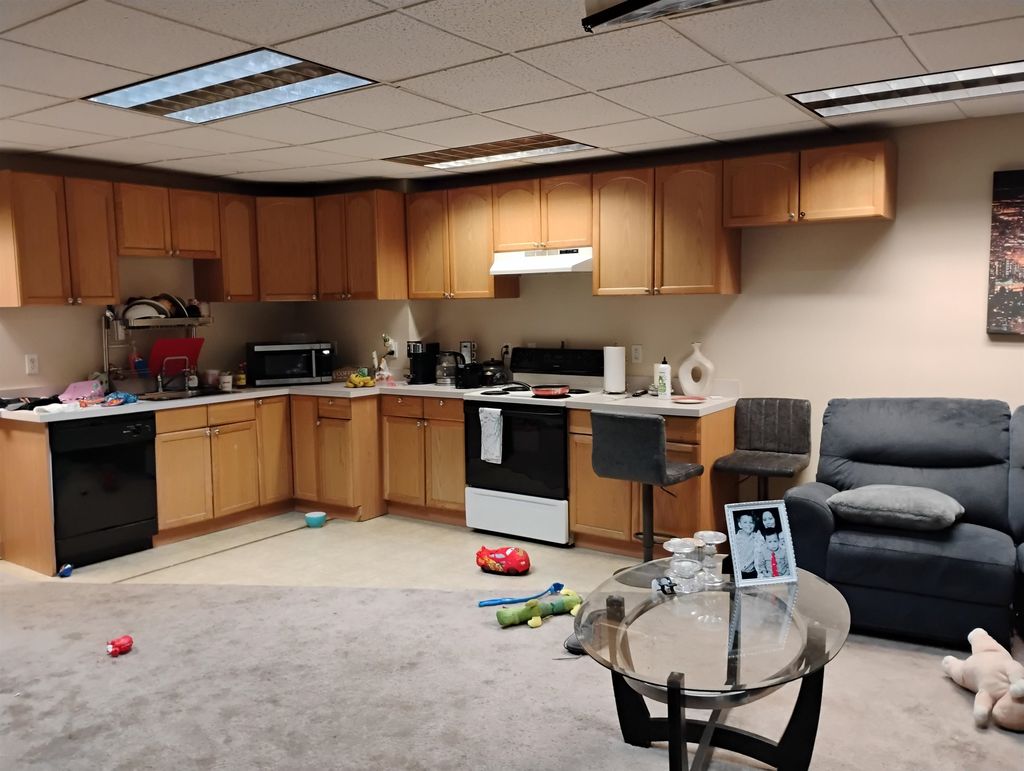 Photo of 362 AMHERST Street, Manchester, NH 03104 (MLS # 5067363)