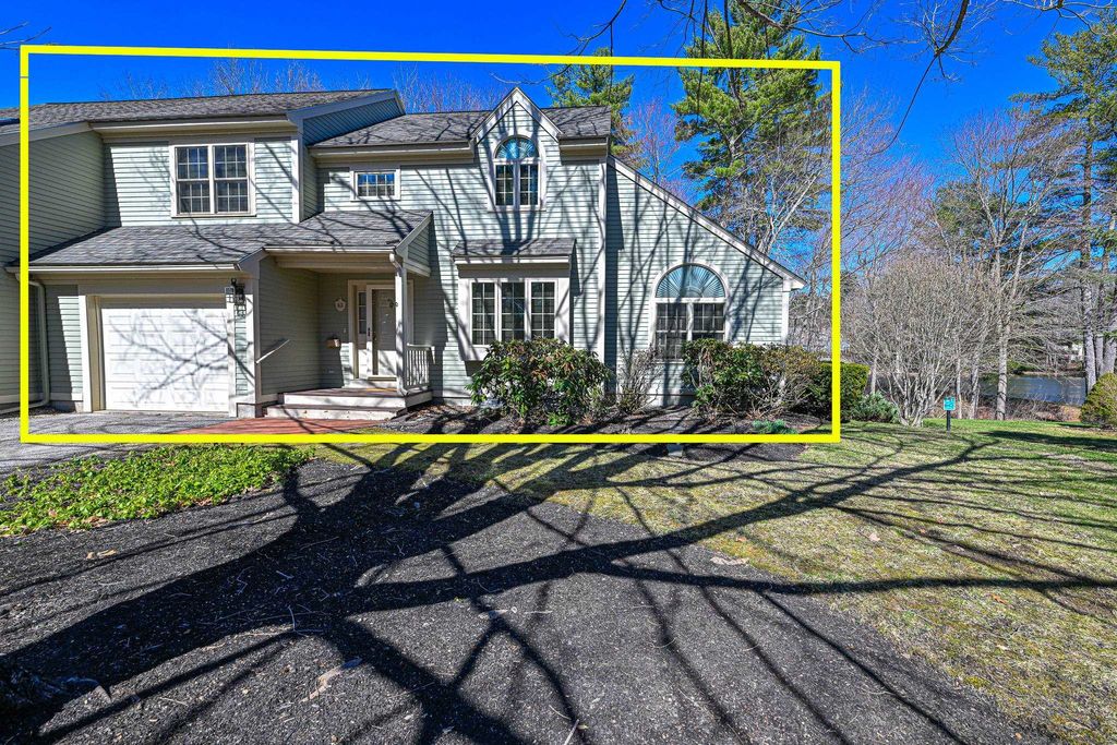 Photo of 63 Peninsula Drive, Stratham, NH 03885 (MLS # 5089654)