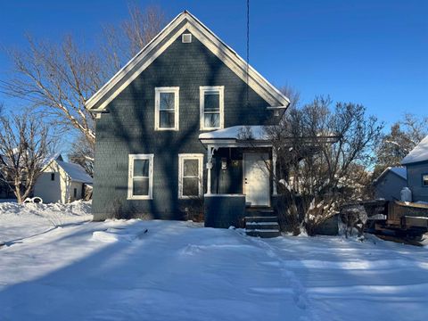 8 Kilkenny Street Lancaster NH 03584