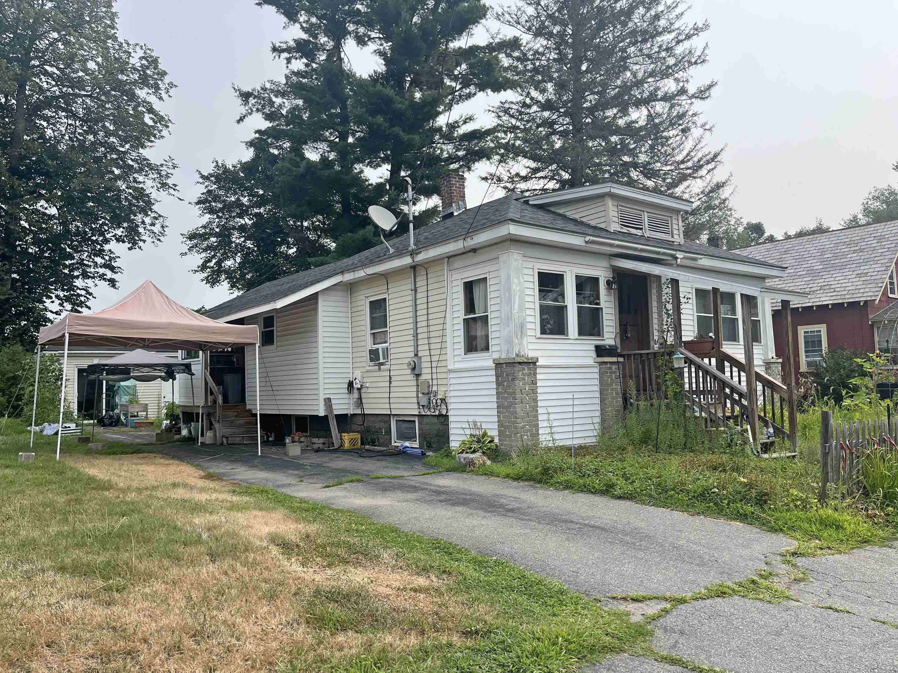 81 Oak Grove Avenue