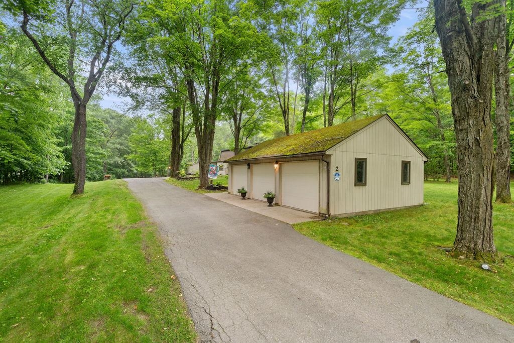 2 Little Hook Road