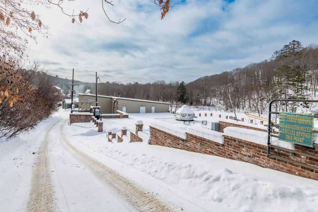 Photo of 7 West Bath Road, Bath, NH 03740 (MLS # 5075980)