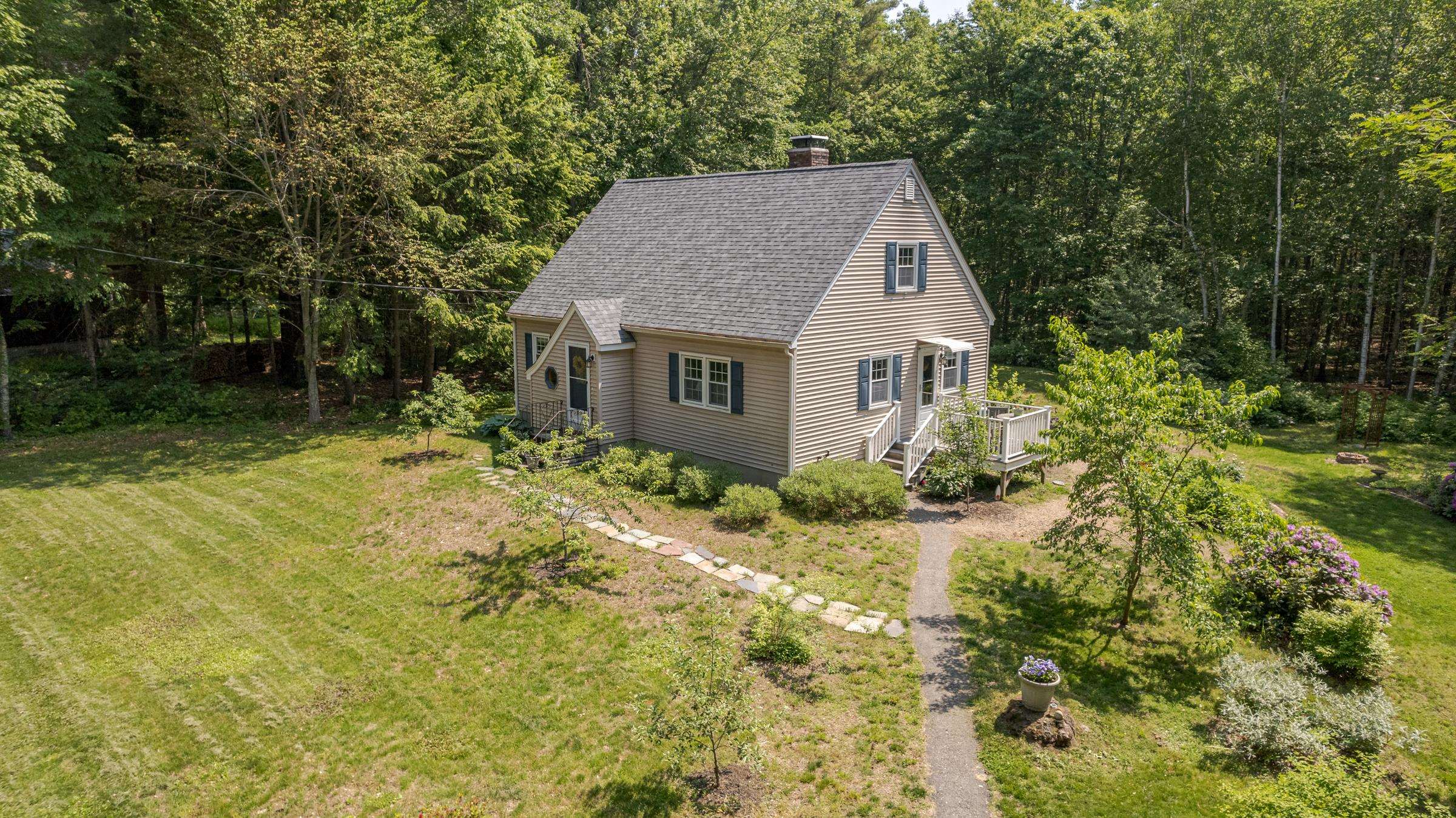 15 Allens Avenue