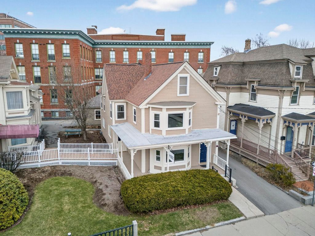 Photo of 35 E Pearl Street, Nashua, NH 03060 (MLS # 5081464)