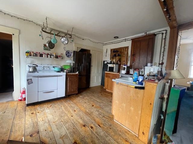 11 White Plains Road